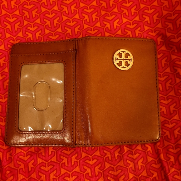 Tory Burch ID/Credit Card Wallet - Picture 4 of 5